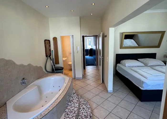 Daire Apartments, Direkt Am Dom Zentrum 3 46 Qm